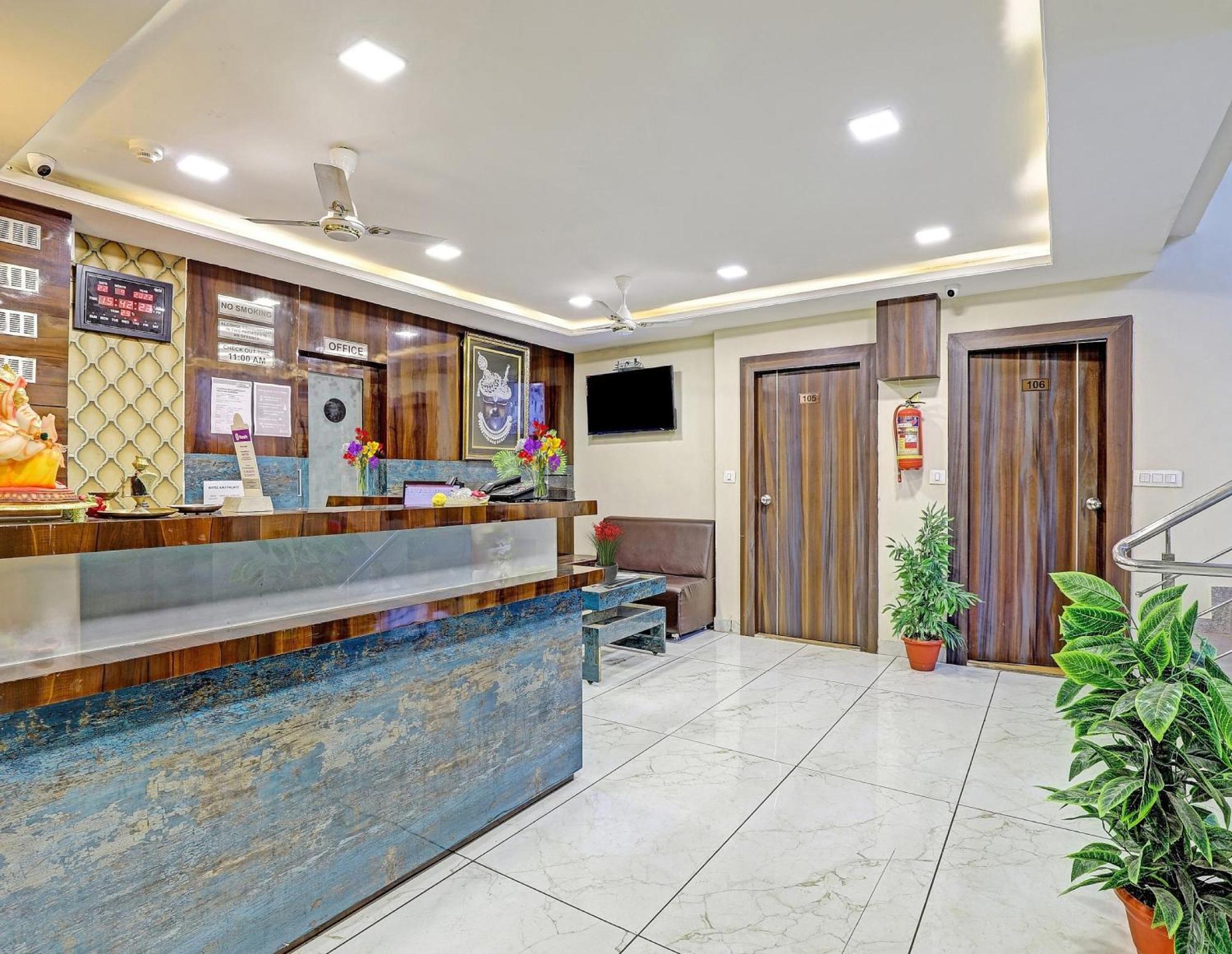 Collection O Hotel Raj Palace Vadodara Extérieur photo